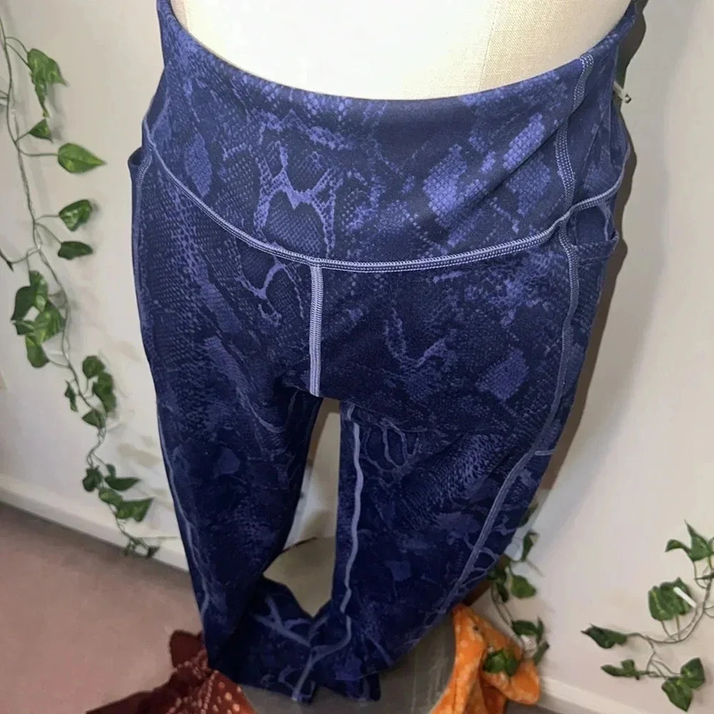 Victoria’s Secret “Flow On Point Legging & Strappy Back Sports Bra” Set - Picture 13 of 16